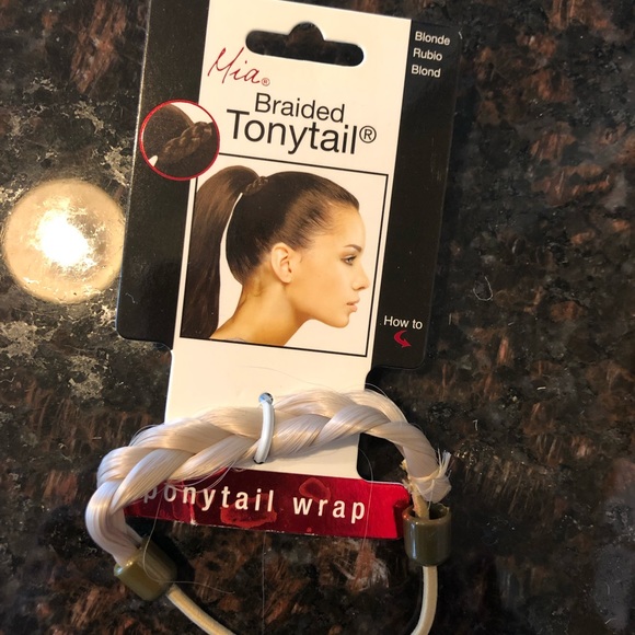 Blonde Hair Accessories - Picture 3 of 4